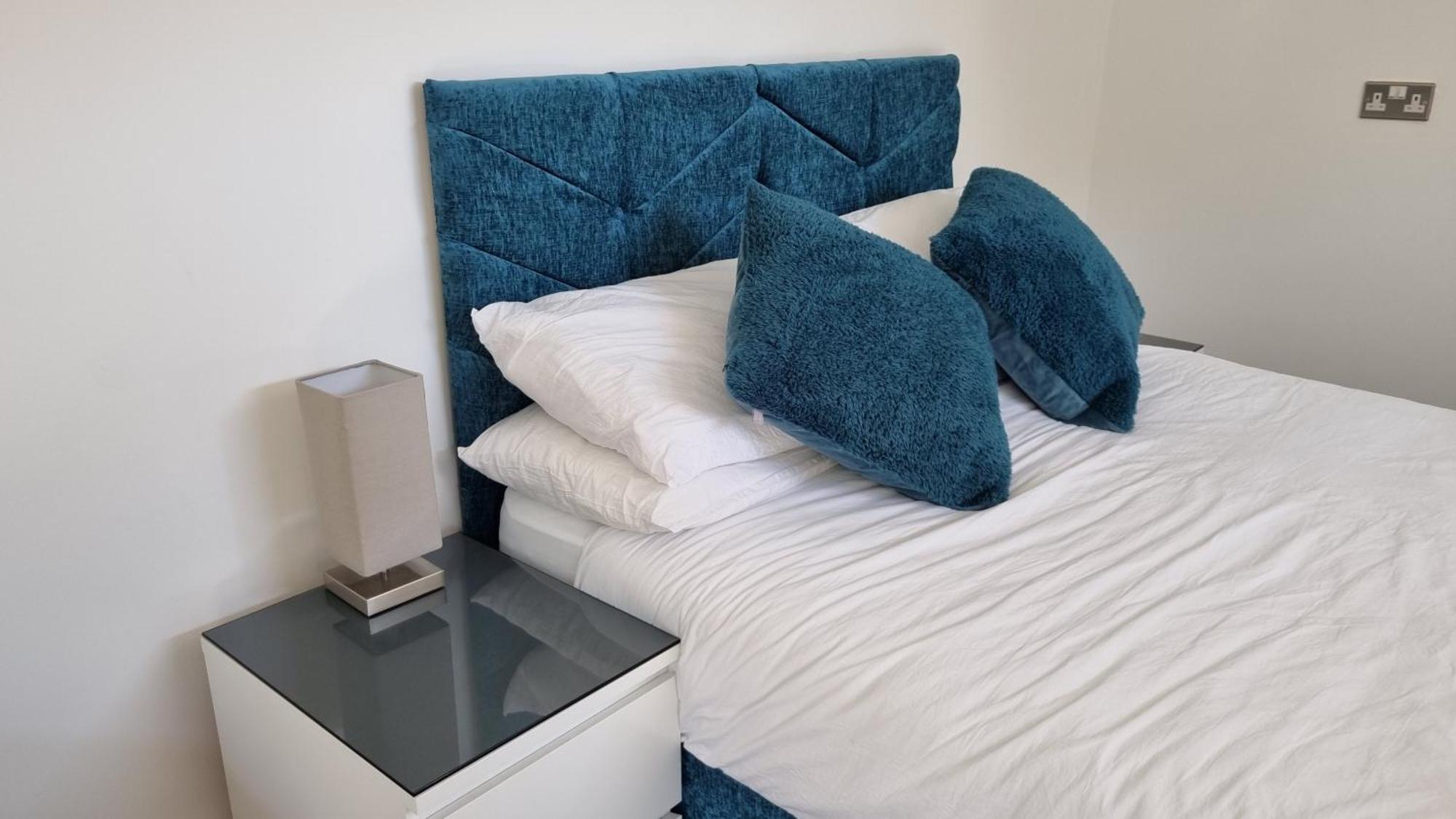 Self-Contained Annex, With Parking. Apartment Ситингбърн Екстериор снимка
