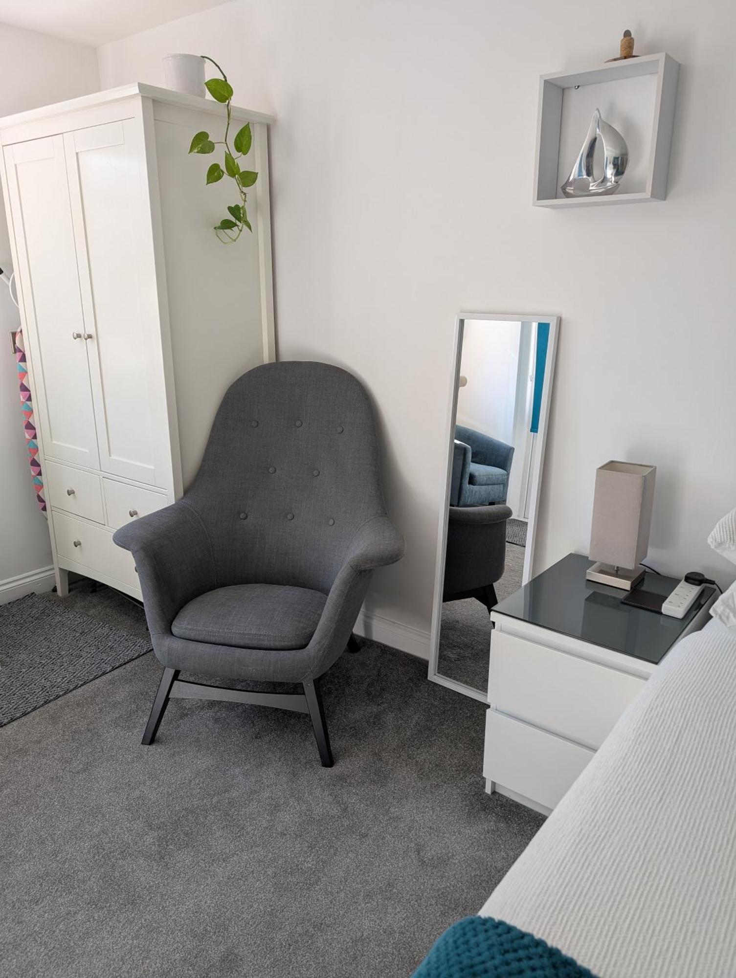 Self-Contained Annex, With Parking. Apartment Ситингбърн Екстериор снимка